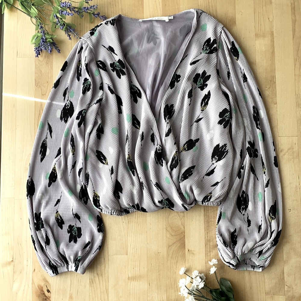 Purple puff sleeve crop top